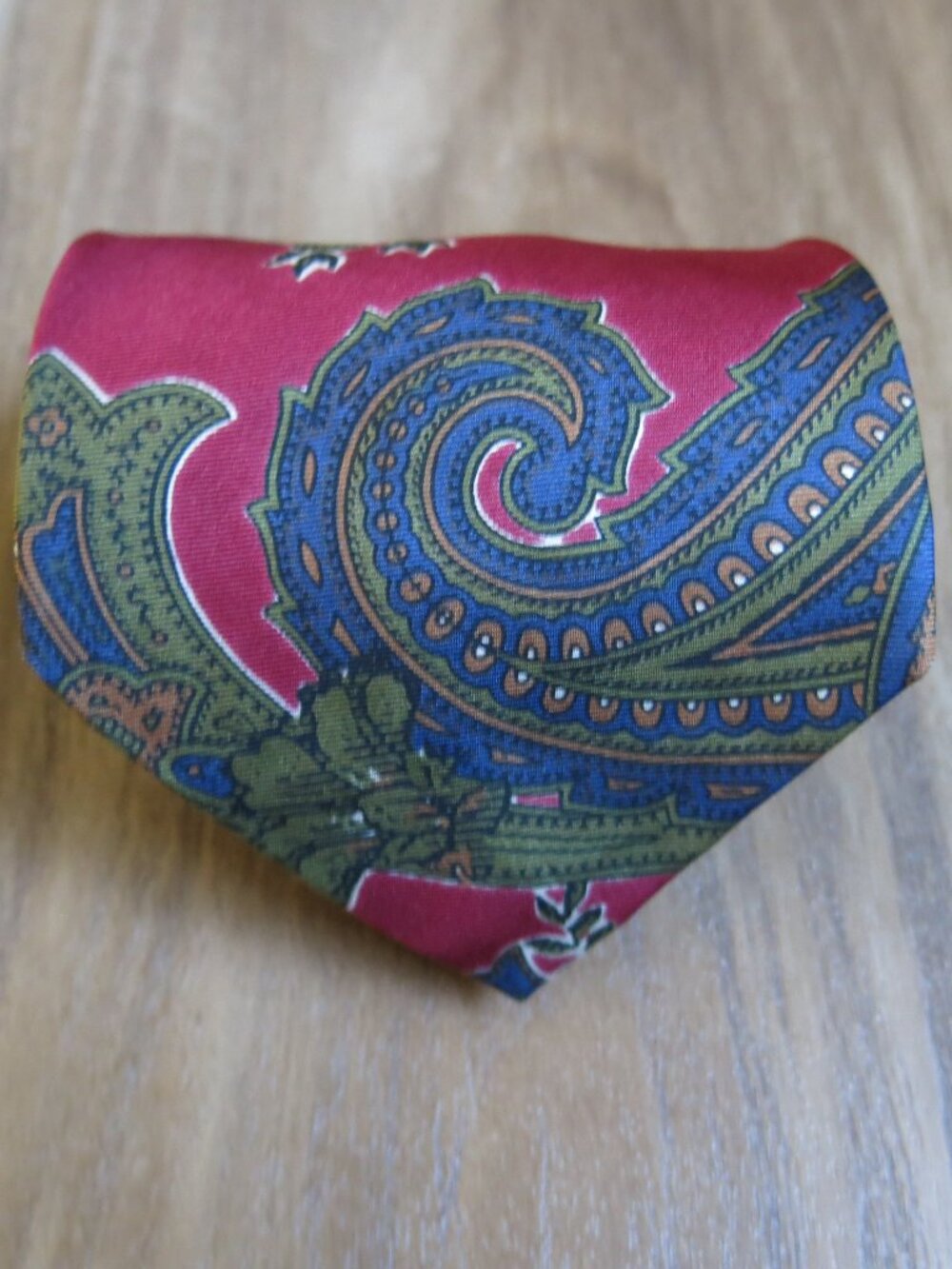 Yves Saint Laurent Multi Color Paisley Print 100% Silk Vintage Neckwear